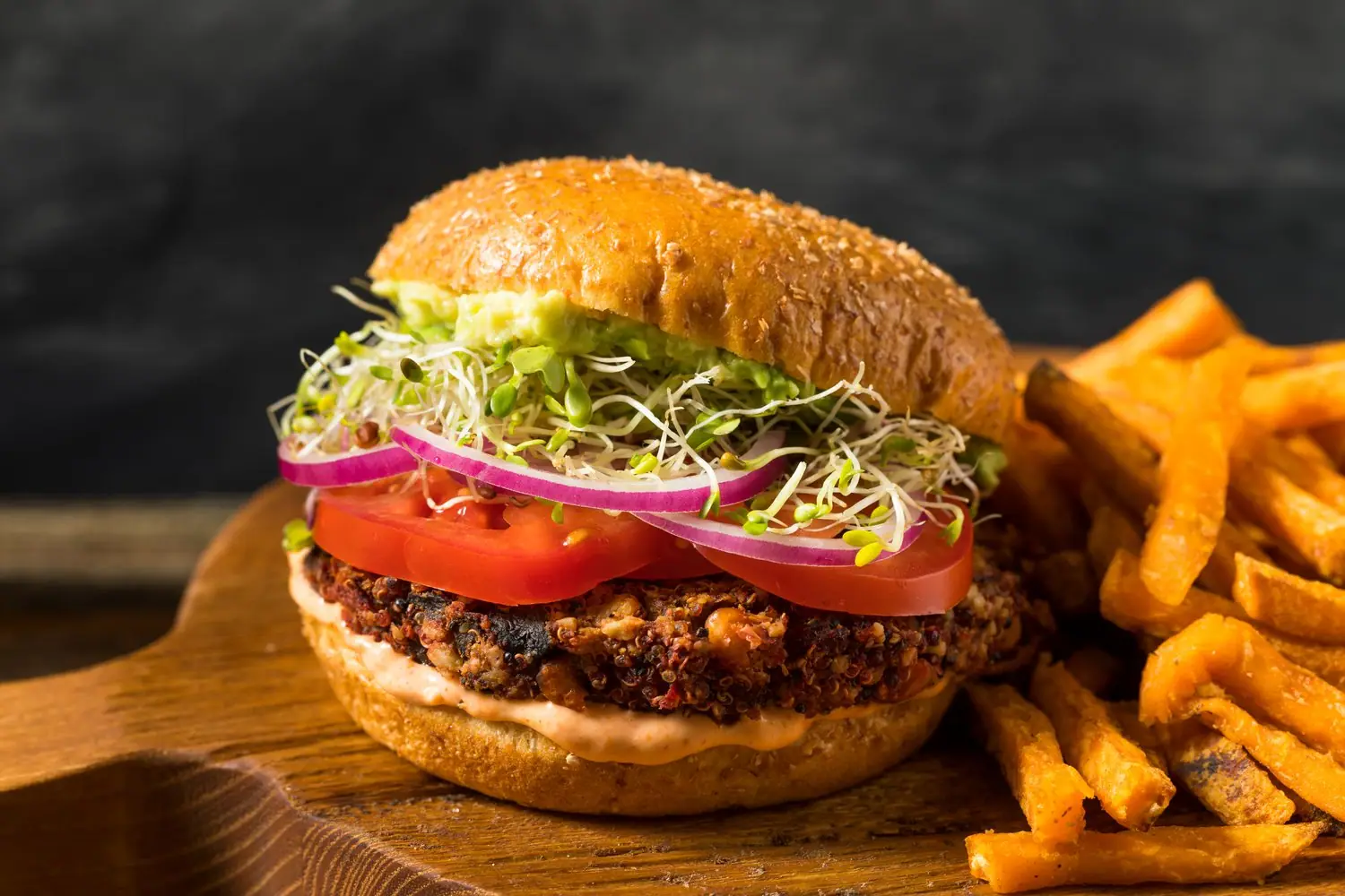 Wegańskie burgery z roślinnych protein