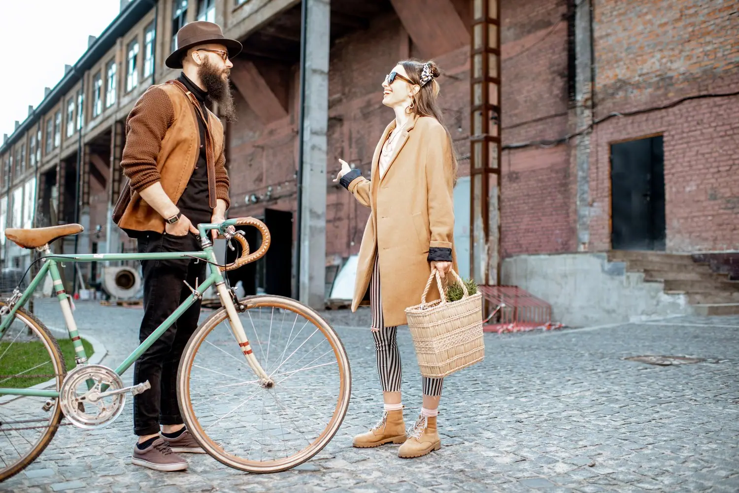 Stylizacje na rower - moda miejska dla rowerzystów