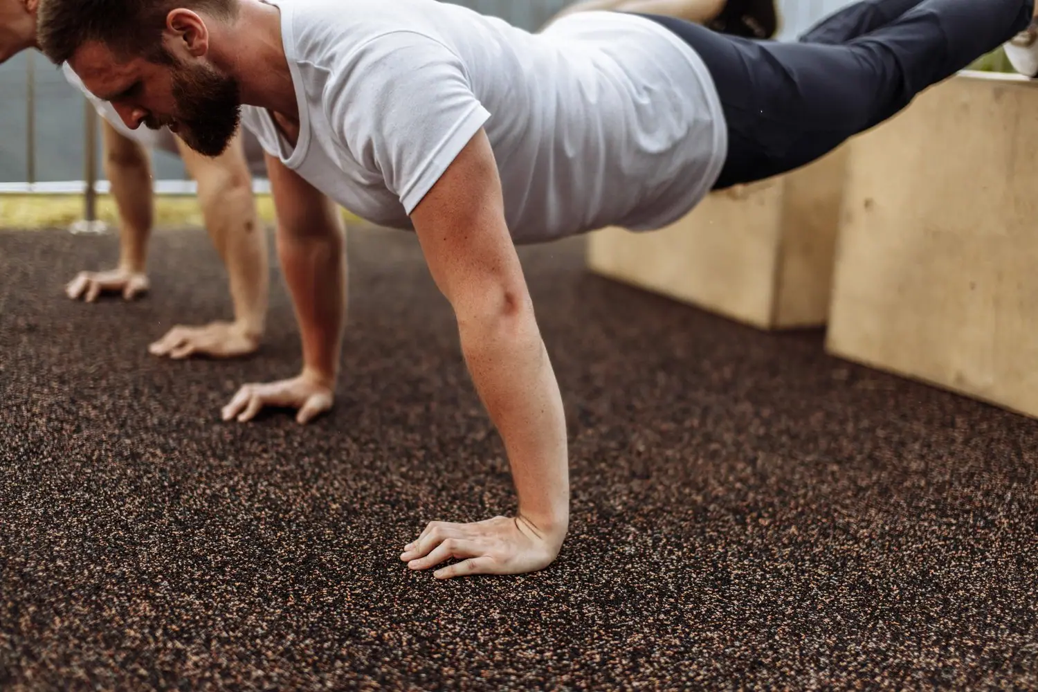 Jak wykonać trening interwałowy dla początkujących bez sprzętu
